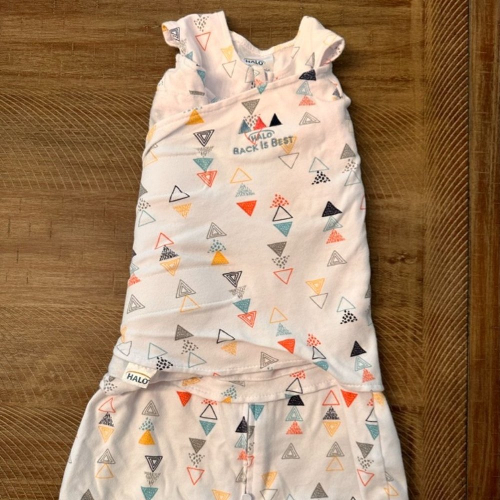 HALO Sleepsack 3-Way Adjustable Swaddle Neutral Triangles - Newborn